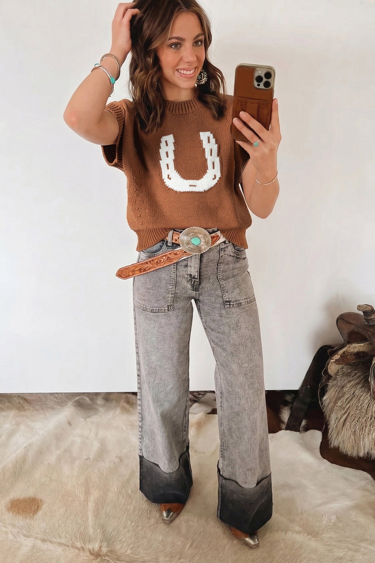 Chestnut Western Horseshoe Pattern Short Sleeve Knit Sweater