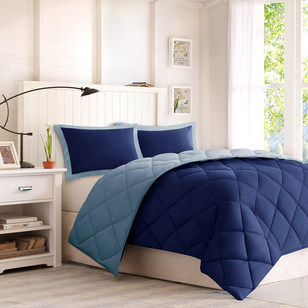 King 3M Scotchgard Diamond Quilting Reversible Down Alternative Comforter Set