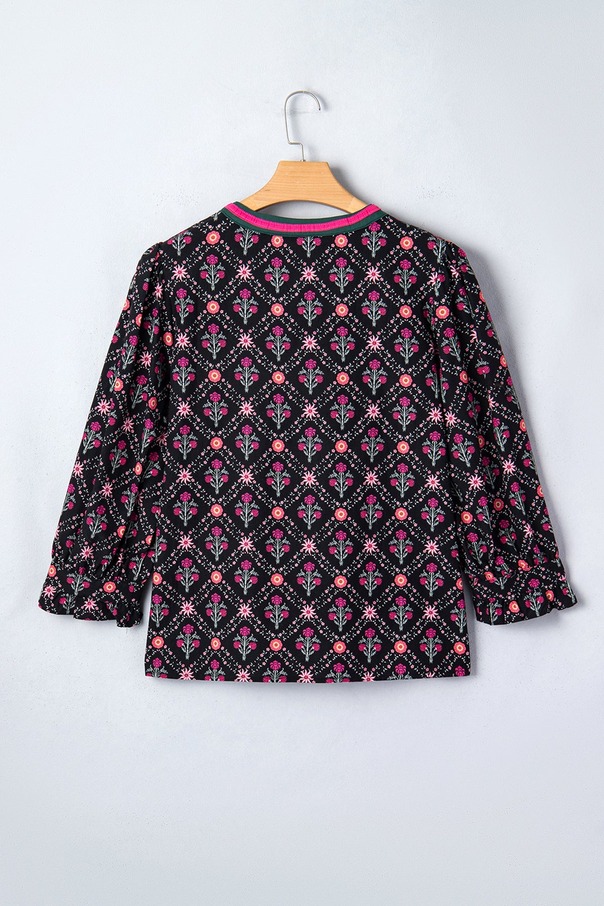 Floral Contrast V-Neck 3/4 Sleeve Blouse