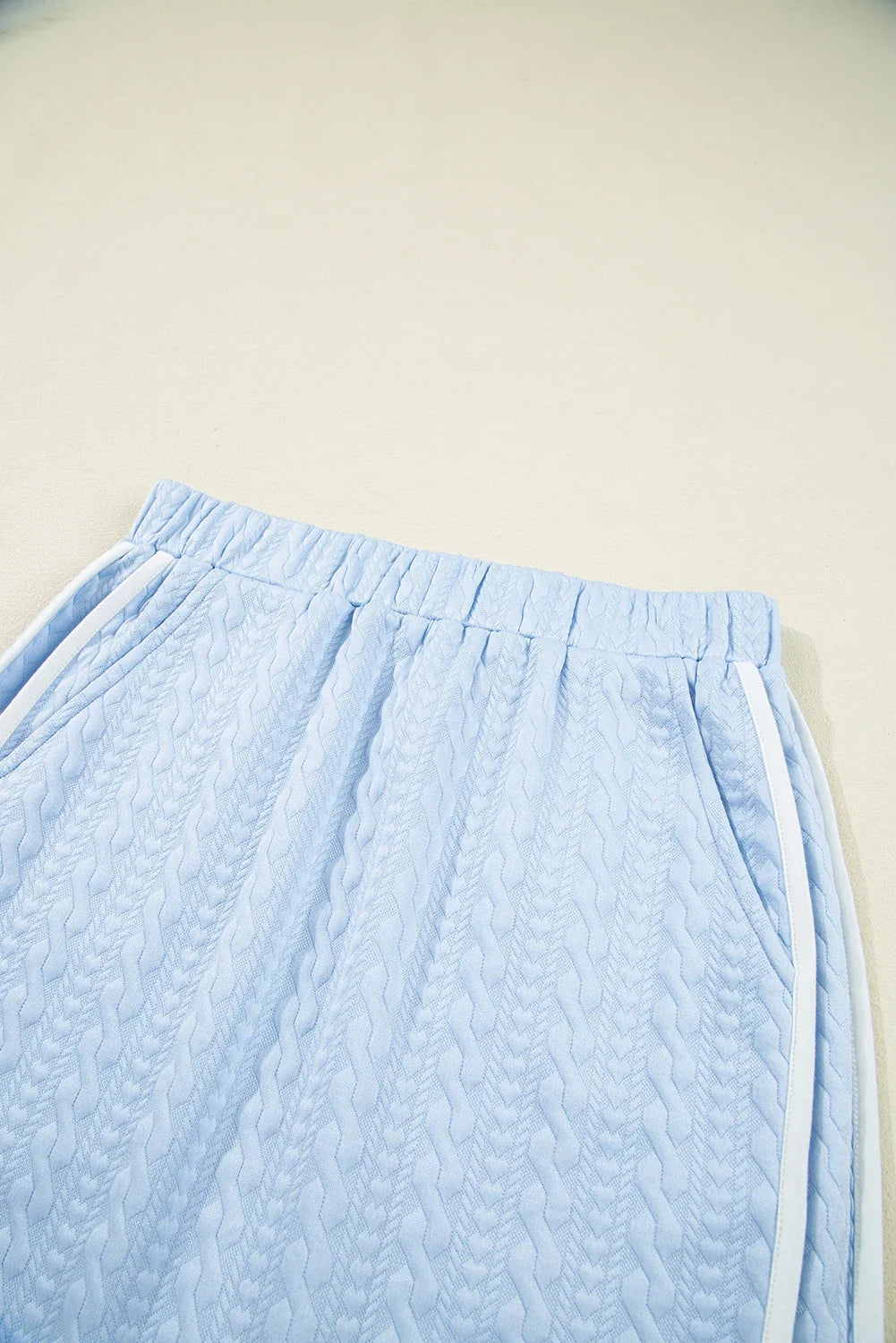 Textured Contrast Trim Crewneck Tee & Pocketed Skirt Set