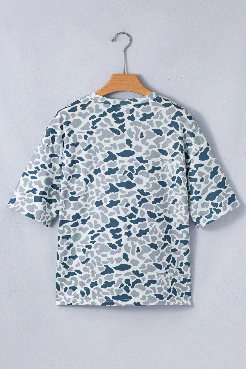 Camo Chest Pocket V-Neck Short Sleeve Tee
