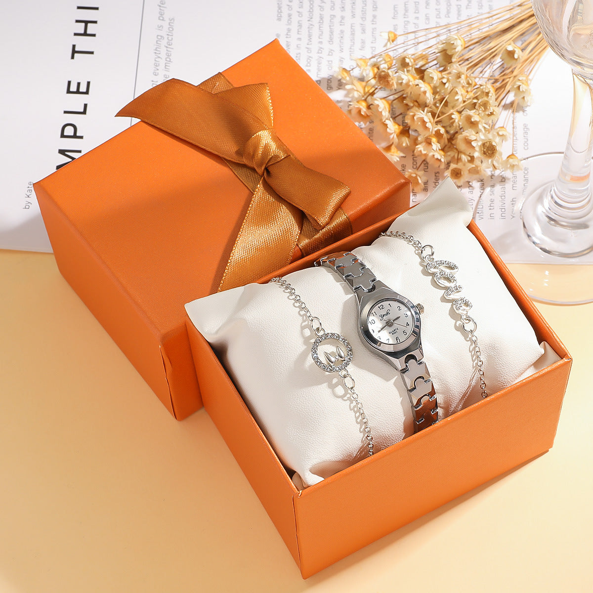Fashionable Steel-band Bracelet Womens Watch For Ladies