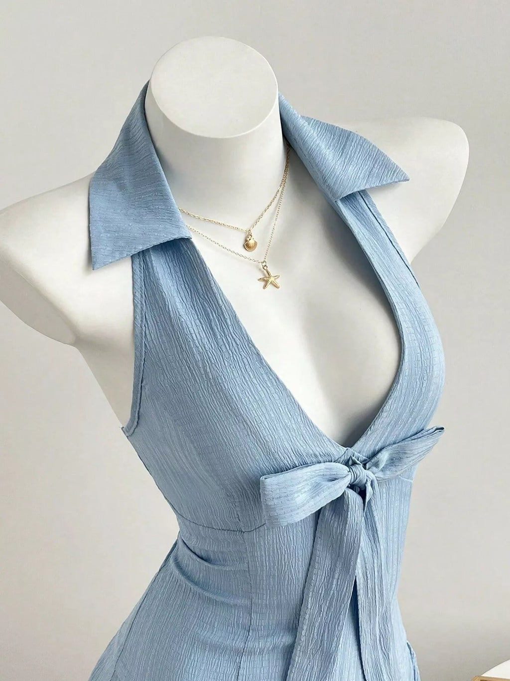 Blue Halter Neck Bow Tie Pleated Mini Dress