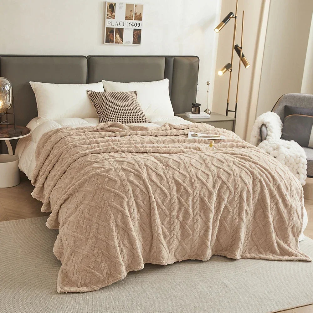 Fluffy Coral Velvet Blanket Flannel Plush Comfortable Thickened and Warm Soft Sofa Throw Blanket for Air-Conditioned Room Luxury