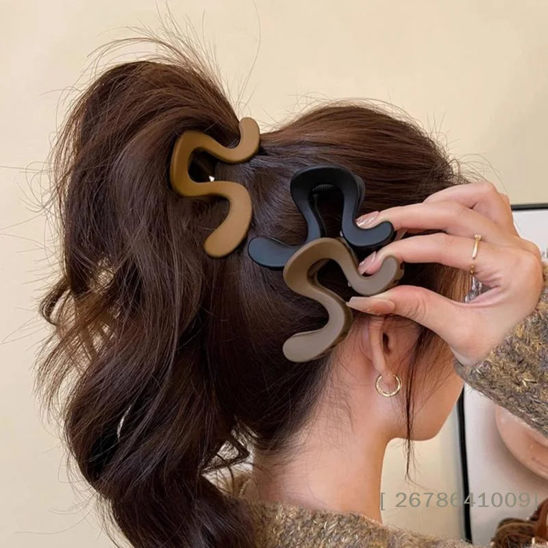 Korean Simple Matte Hair Clips Retro Geometric Claw Clips Half-Up Shark Clip