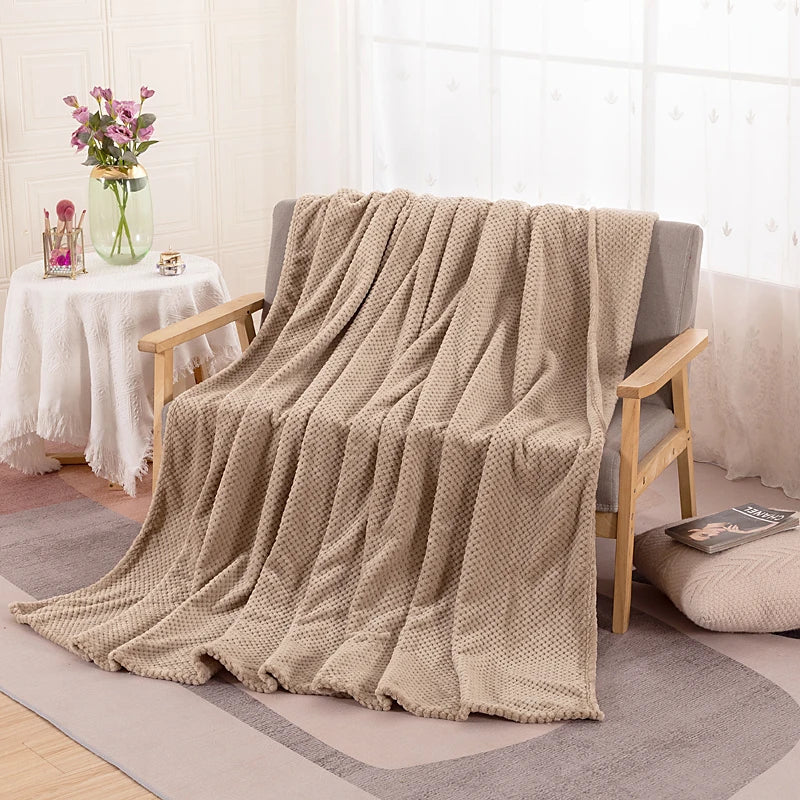 Fluffy Coral Velvet Blanket Flannel Plush Comfortable Thickened and Warm Soft Sofa Throw Blanket for Air-Conditioned Room Luxury