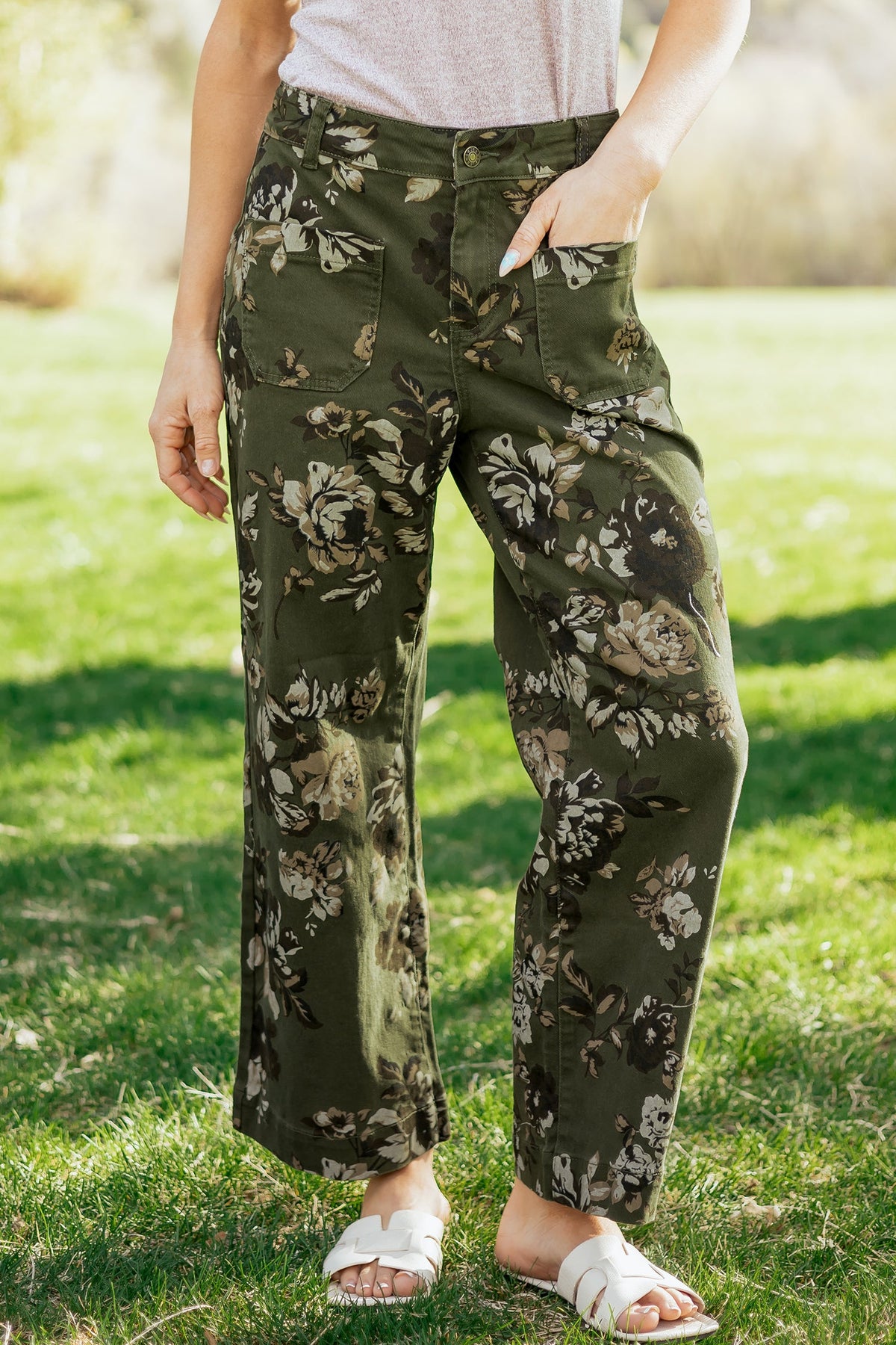 Green Vintage Floral Print Square Patch Pocket Raw Hem Shift Jeans