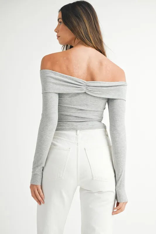 MABLE Off-Shoulder Long Sleeve T-Shirt