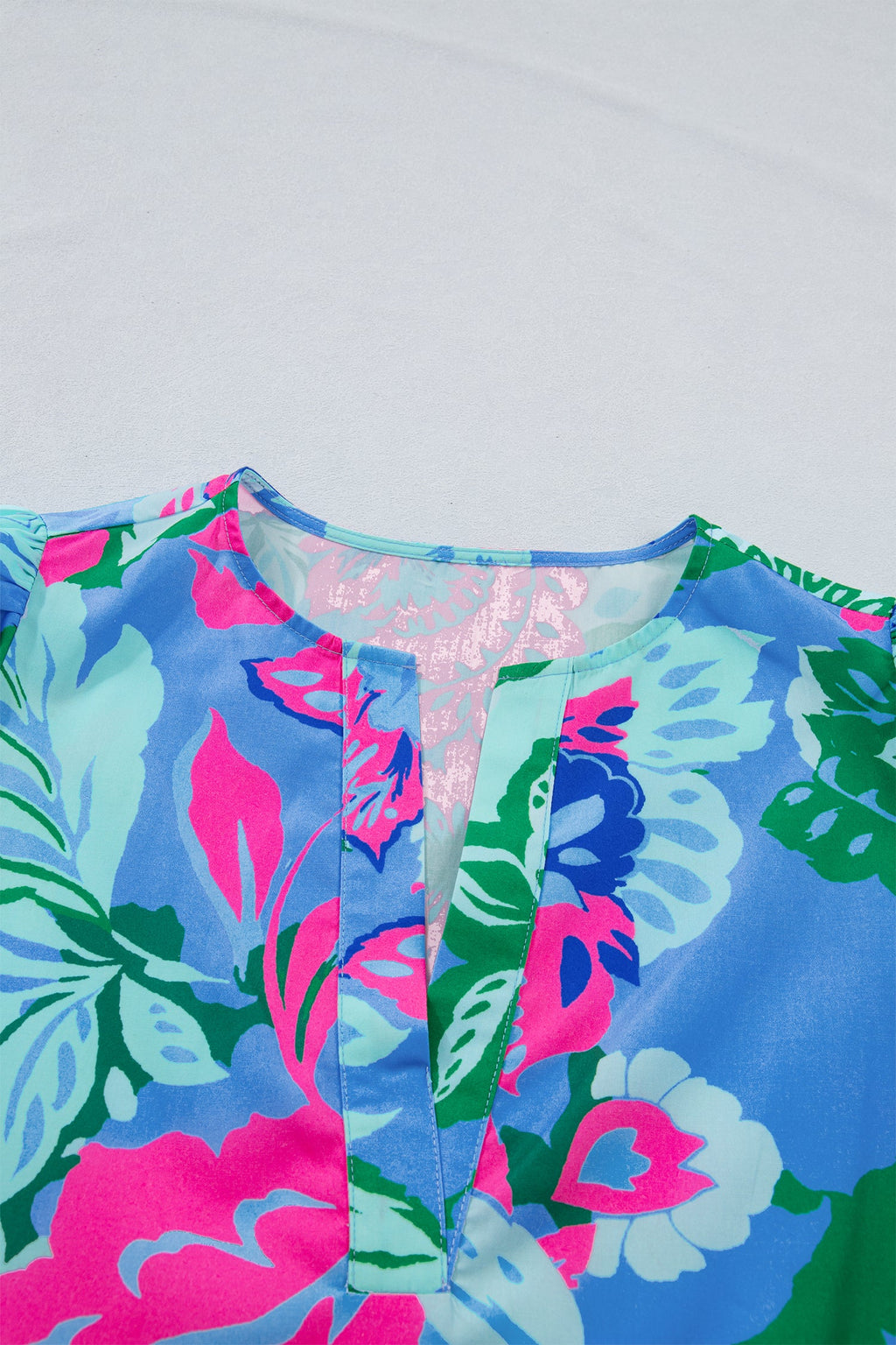 Floral V-Neck Puff Sleeve Blouse