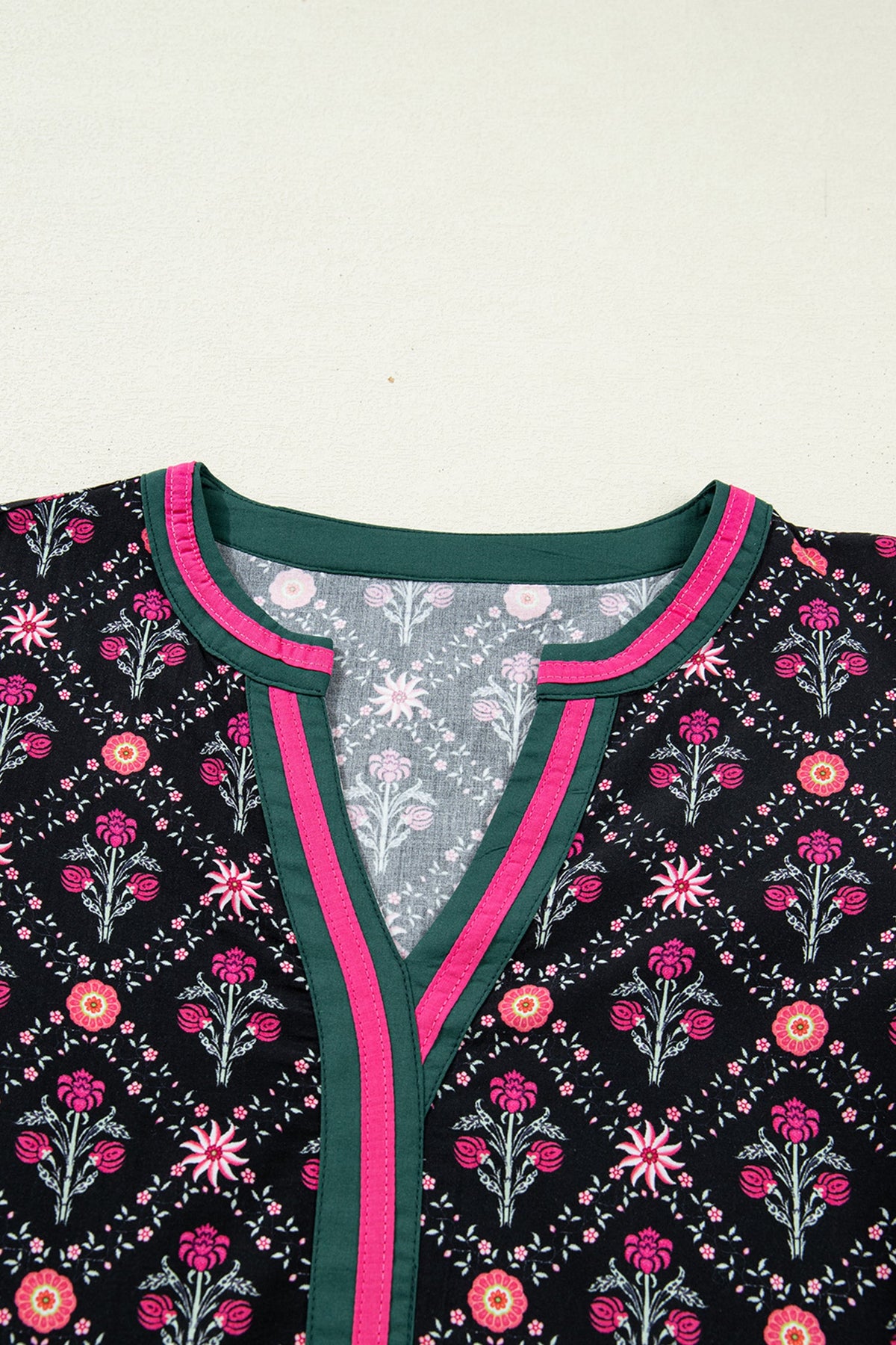 Floral Contrast V-Neck 3/4 Sleeve Blouse